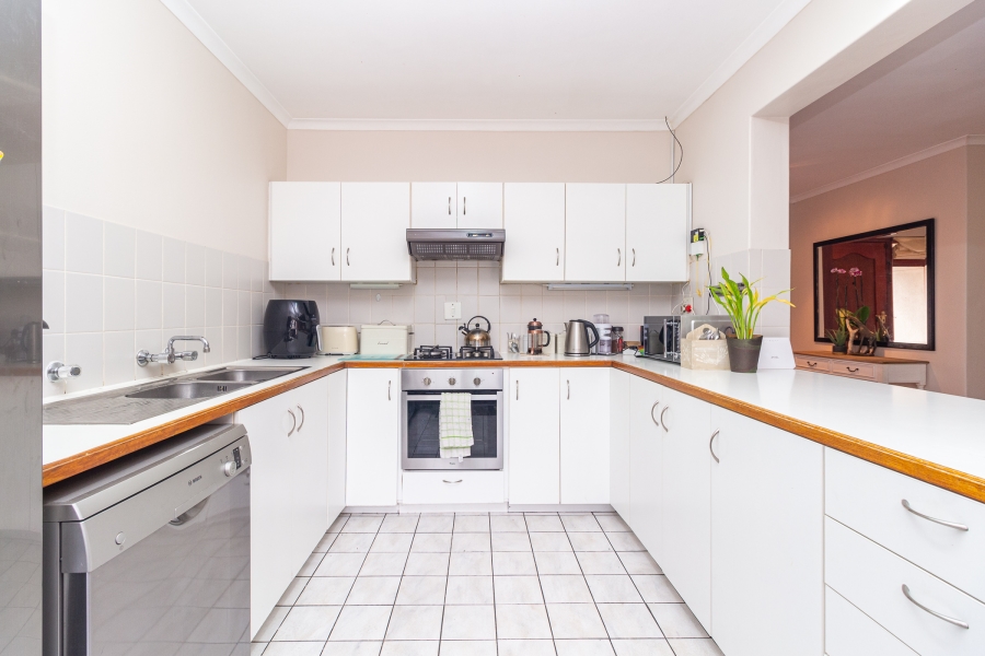 4 Bedroom Property for Sale in Pinelands Western Cape